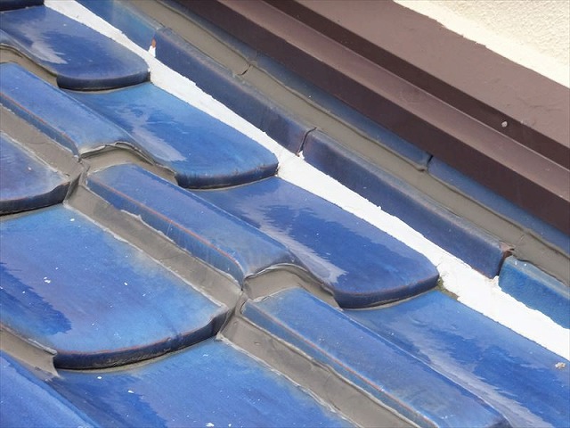 屋根の側面の壁との取り合い部